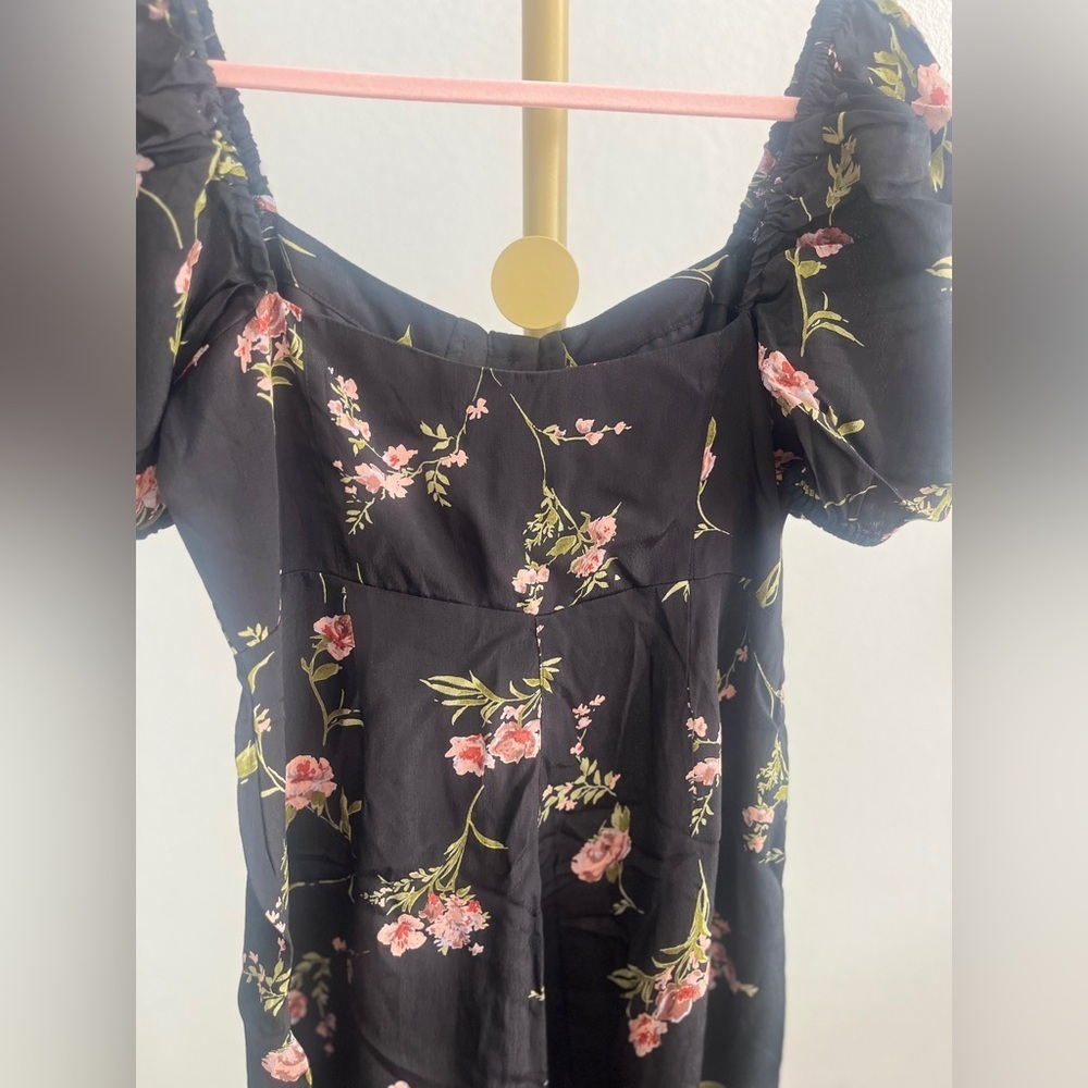 ASOS DESIGN Petite milkmaid jumpsuit in floral print - Picture 8 of 9